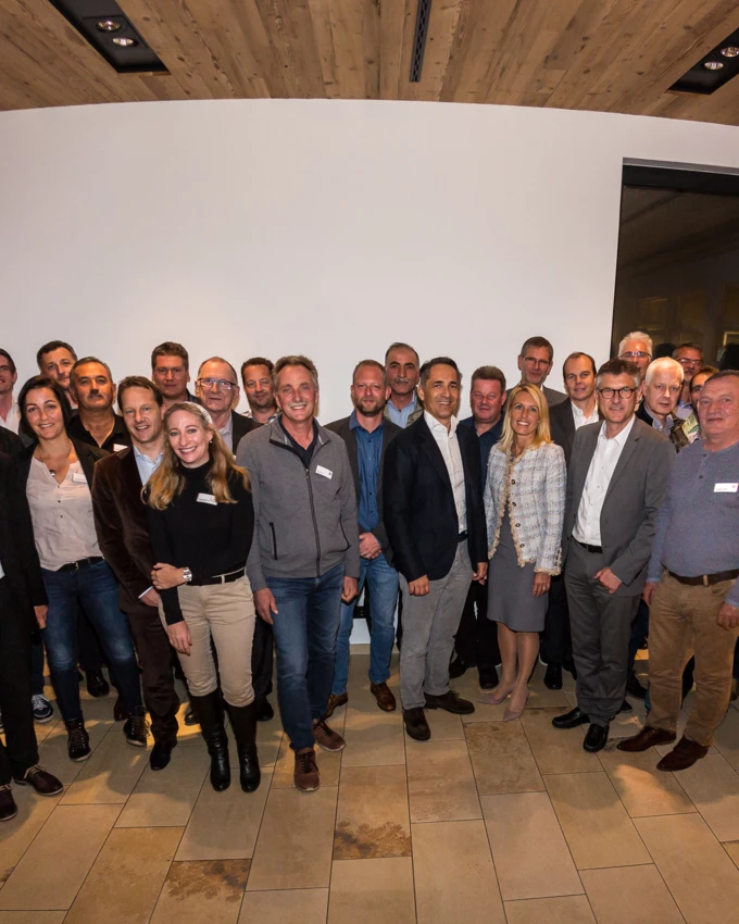 715 Jahre Rhomberg auf einen Blick: Die Jubilare des Bau- und Bahntechnikspezialisten aus Bregenz ließen sich im Gasthof Lamm feiern. 715 Jahre Rhomberg auf einen Blick: Die Jubilare des Bau- und Bahntechnikspezialisten aus Bregenz ließen sich im Gasthof Lamm feiern.